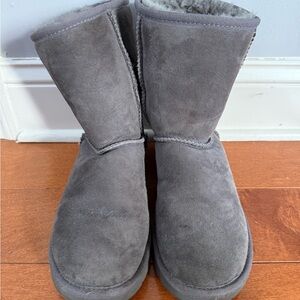 UGG Short Grey Boots, size 7. Great condition, some wear.